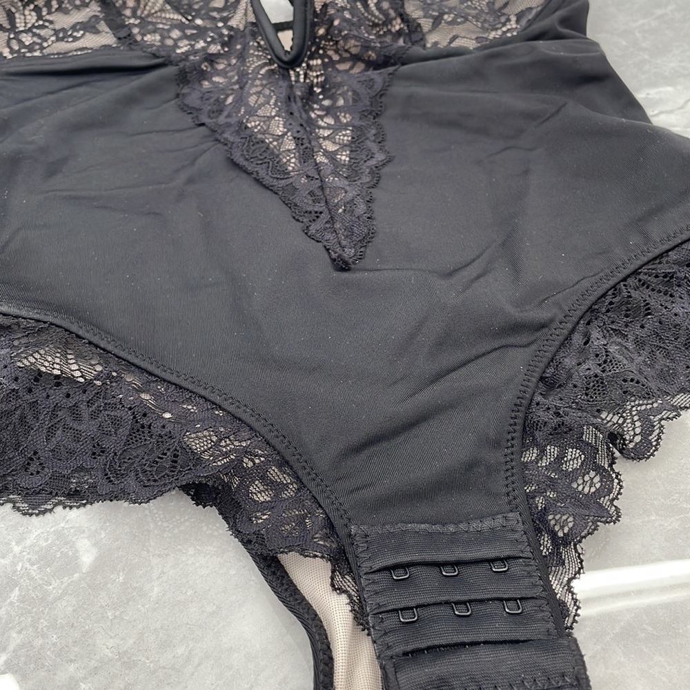 Women's HeyShape V-Neck Lace Sculpting Shaping Thong Bodysuit Medium - Picture 7 of 16